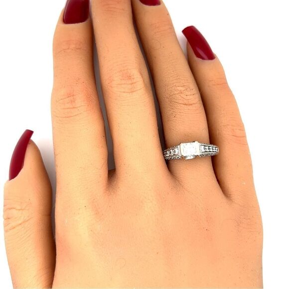 Stunning 14k Gold 1 Carat Diamond Ring - Picture 10 of 11